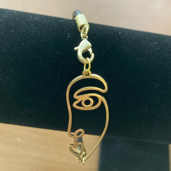 Abstract Face Pendant Bracelet with Leather Strap - Picture 3 of 12